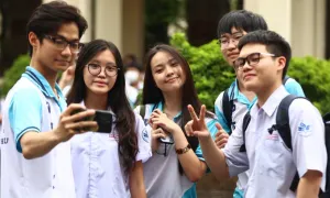 Thí sinh rạng rỡ trước kỳ thi tốt nghiệp THPT 2025